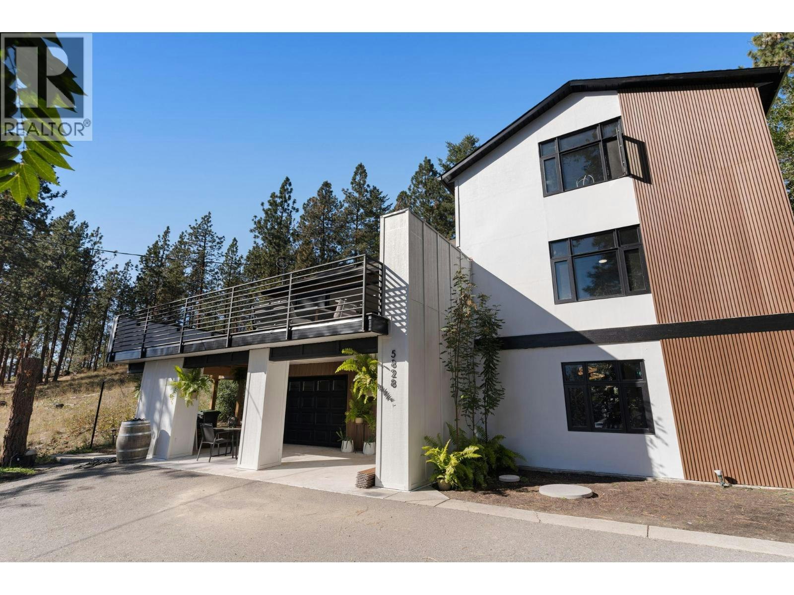 5828 Brown Place, Peachland, BC, V1Y 4J1