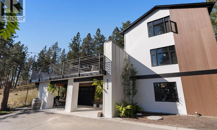 5828 Brown Place