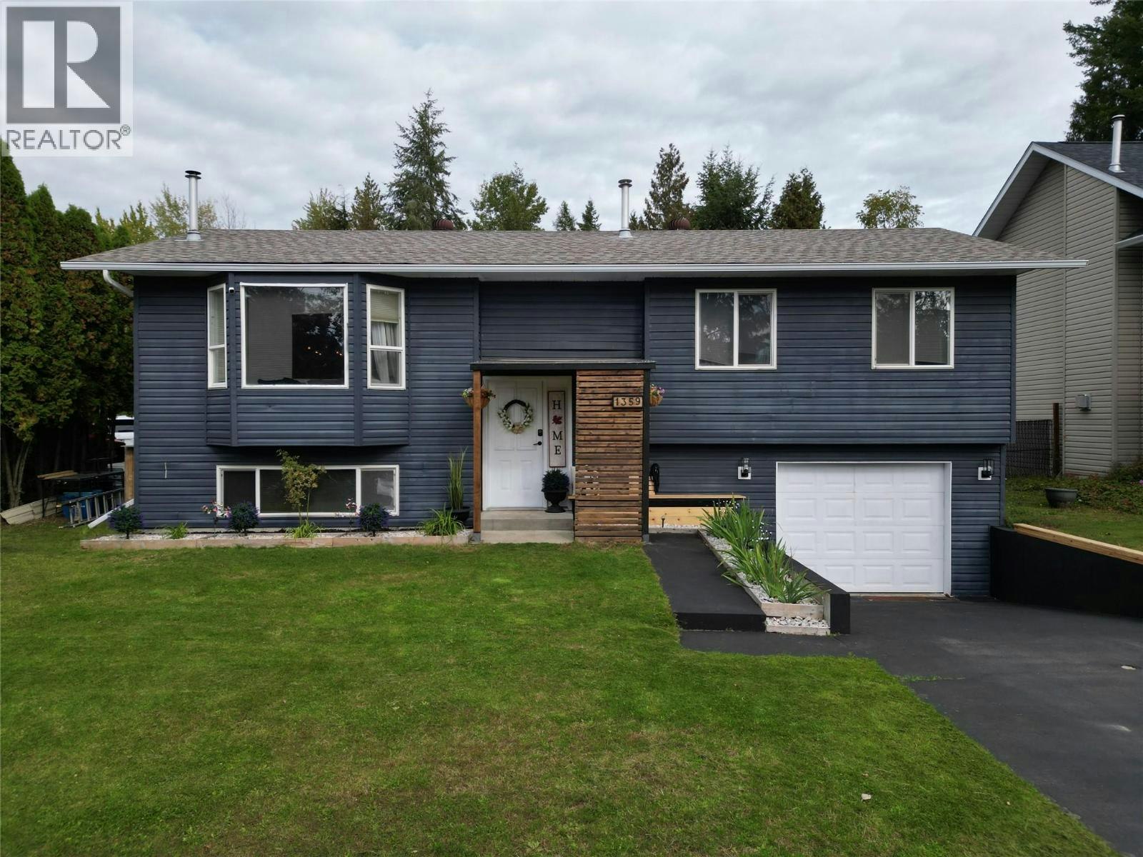1359 Grosvenor Place, Castlegar, BC, V1N 3X8
