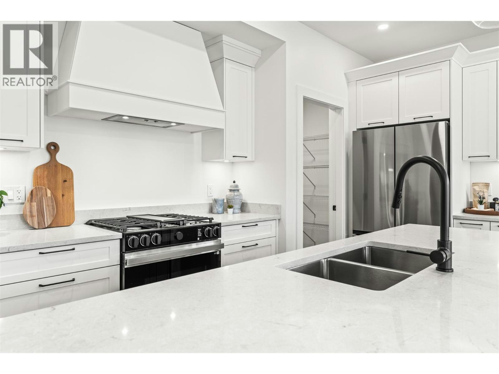 102-2467 Bradley Drive, Armstrong, BC, V4Y 0Y4