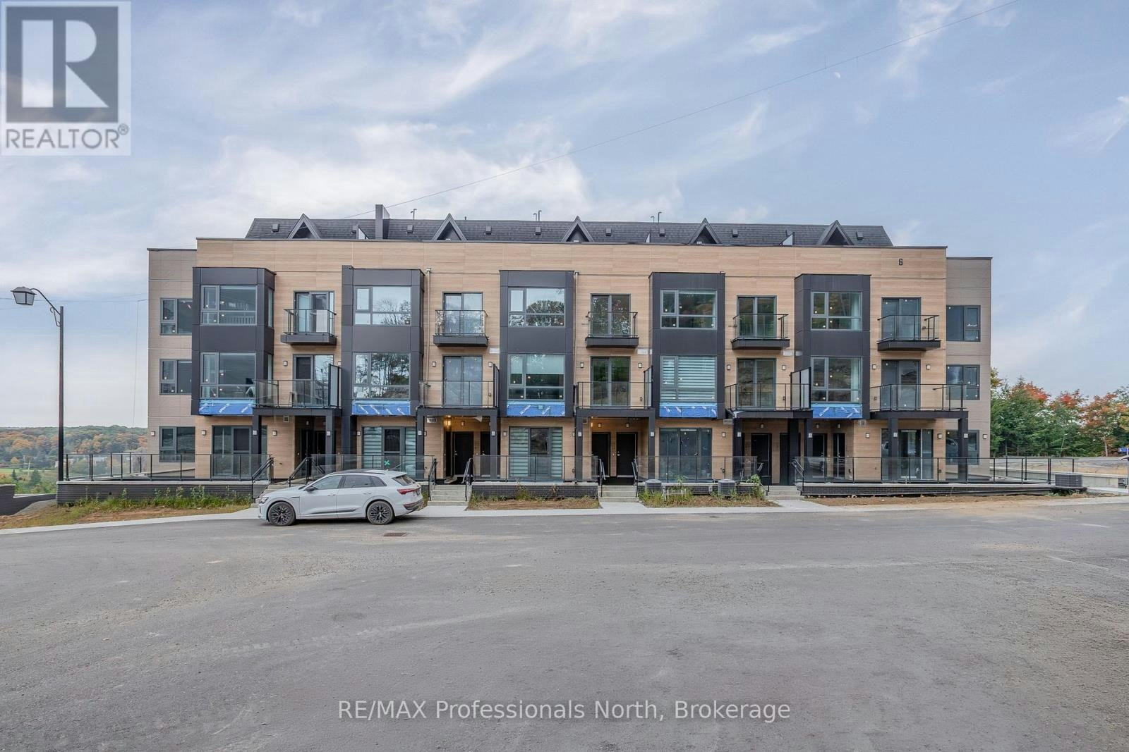 103-6 Suncrest Lane, Huntsville, ON, P1H 0K3