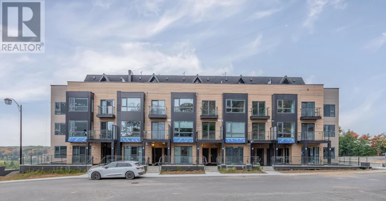 103-6 Suncrest Lane, Huntsville, ON, P1H 0K3