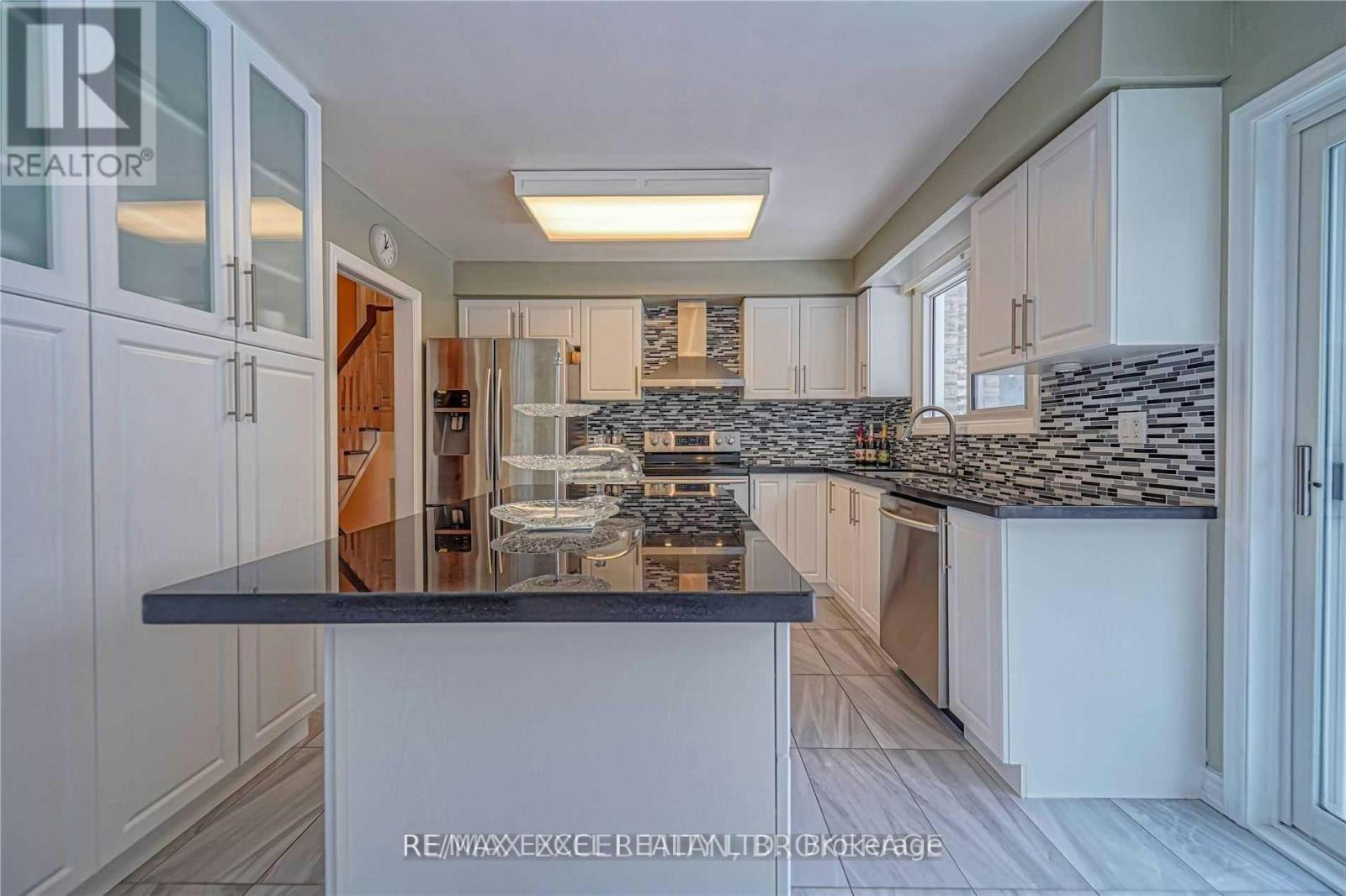 UPPER-83 Squire Bakers Lane, Markham, ON, L3P 3H1 - 3