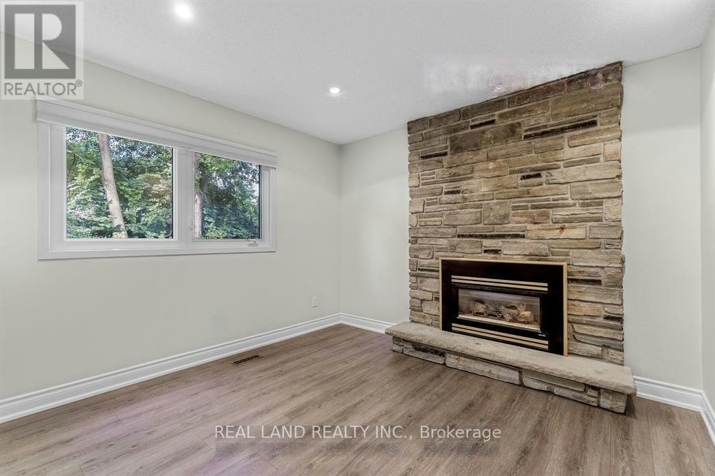 LOWER-360 Chantenay Drive, Mississauga, ON, L5A 1E7 5