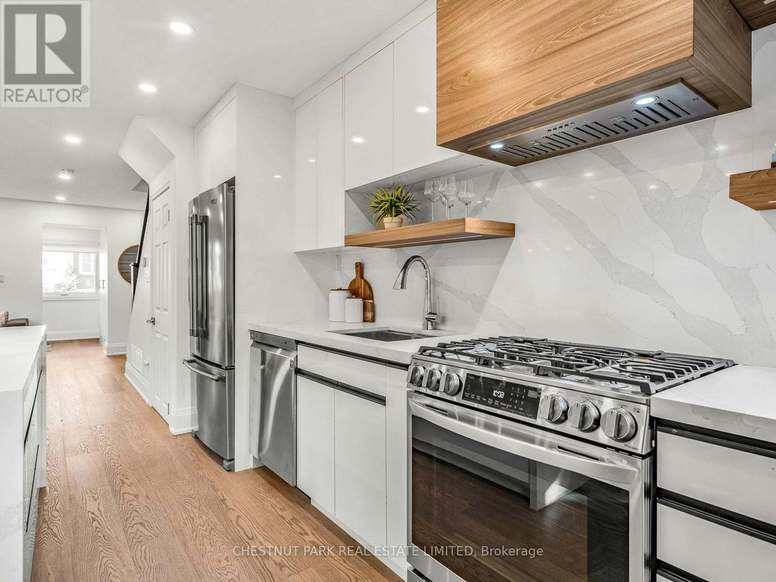 629 Duplex Avenue, Toronto, ON, M4R 1W1 - 16