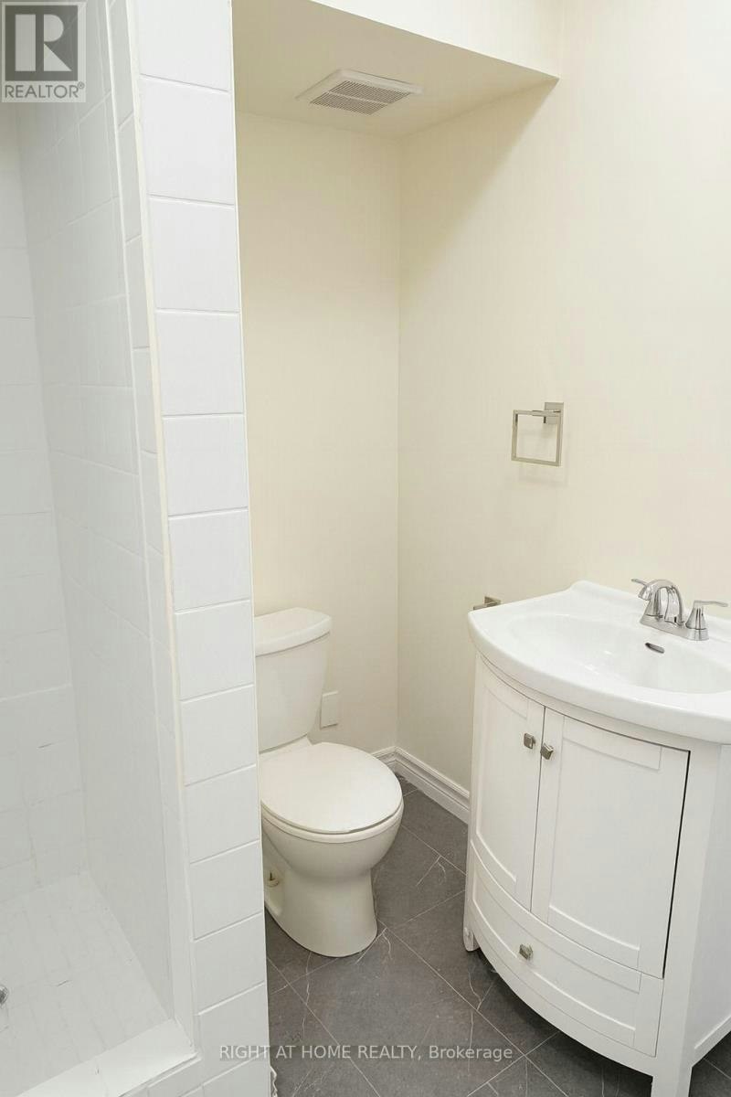 302 - 198-200 Queen Street W, Toronto, ON, M5V 1Z2 - 2
