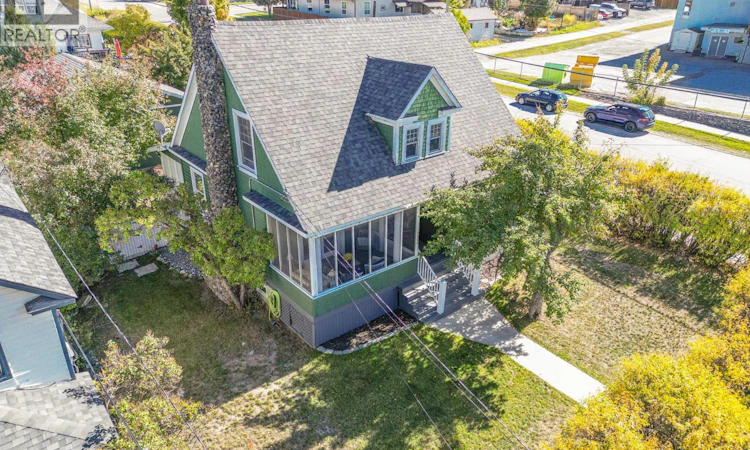 232 S 10th Avenue