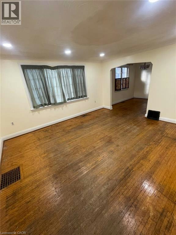 Upper-2 Menzie Avenue, Guelph, ON, N1E 5X9 - 3