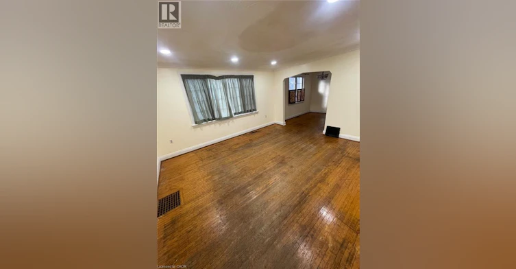 Upper-2 Menzie Avenue, Guelph, ON, N1E 5X9 - 3