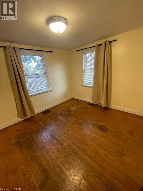 Upper-2 Menzie Avenue, Guelph, ON, N1E 5X9 - 6