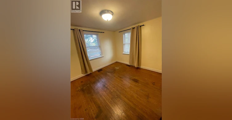 Upper-2 Menzie Avenue, Guelph, ON, N1E 5X9 - 6