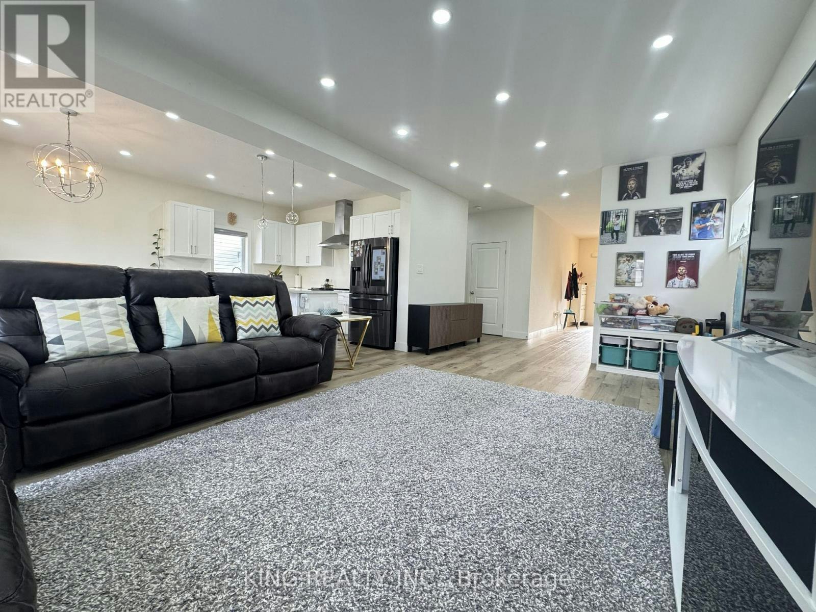 UPPER-1462 Twilite Boulevard, London, ON, N6G 3R5 - 11