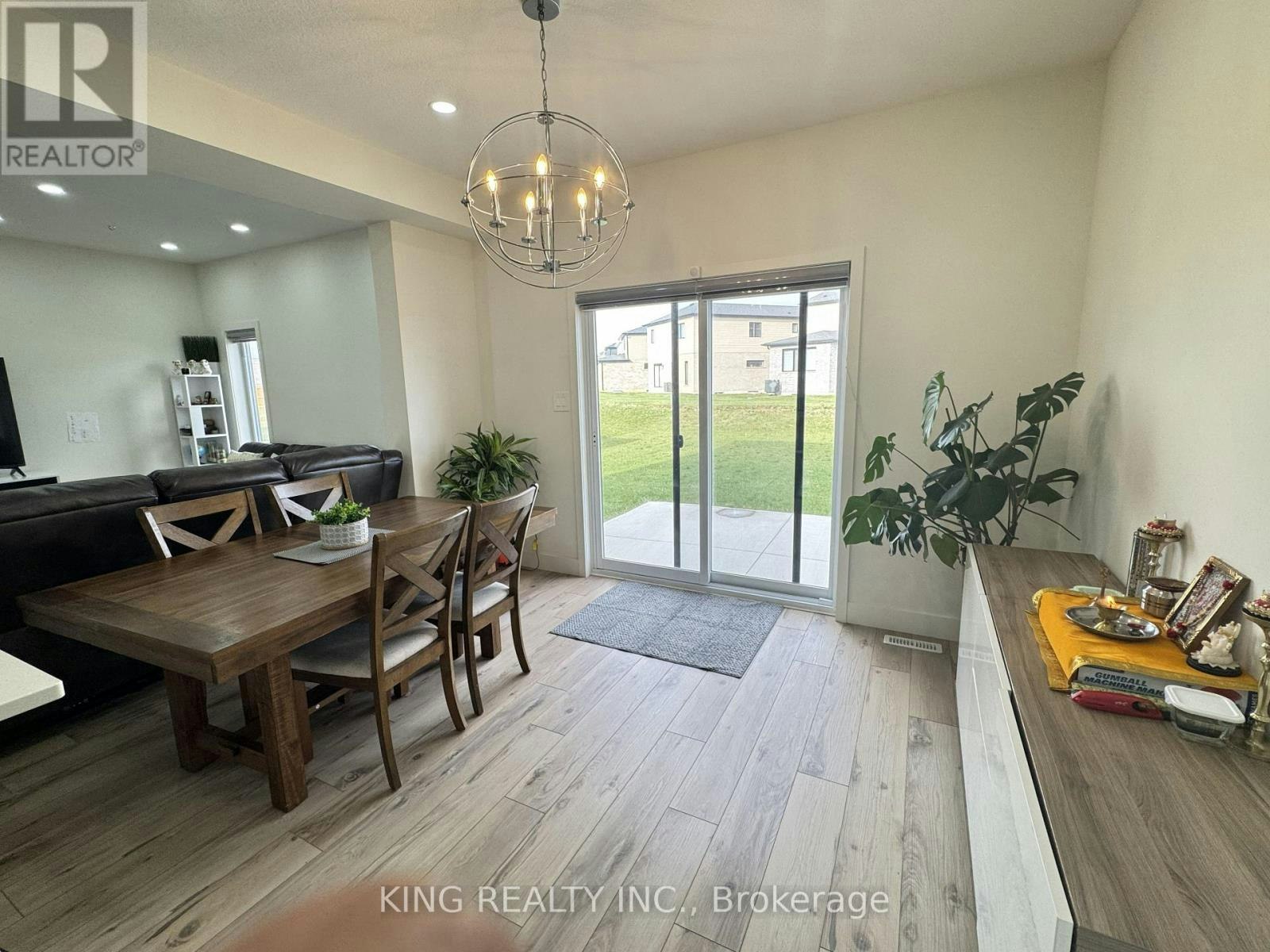 UPPER-1462 Twilite Boulevard, London, ON, N6G 3R5 - 15