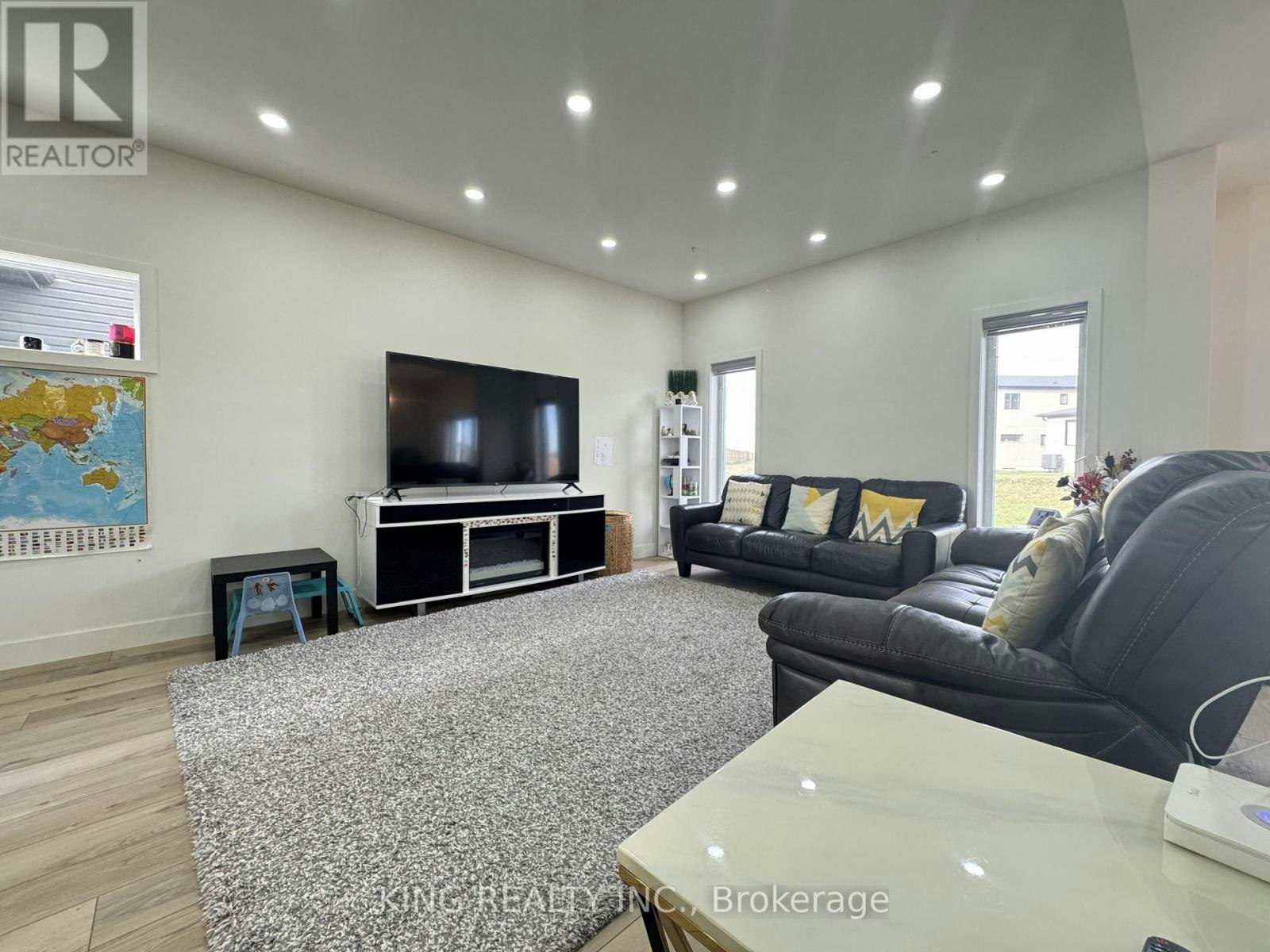 UPPER-1462 Twilite Boulevard, London, ON, N6G 3R5 - 12