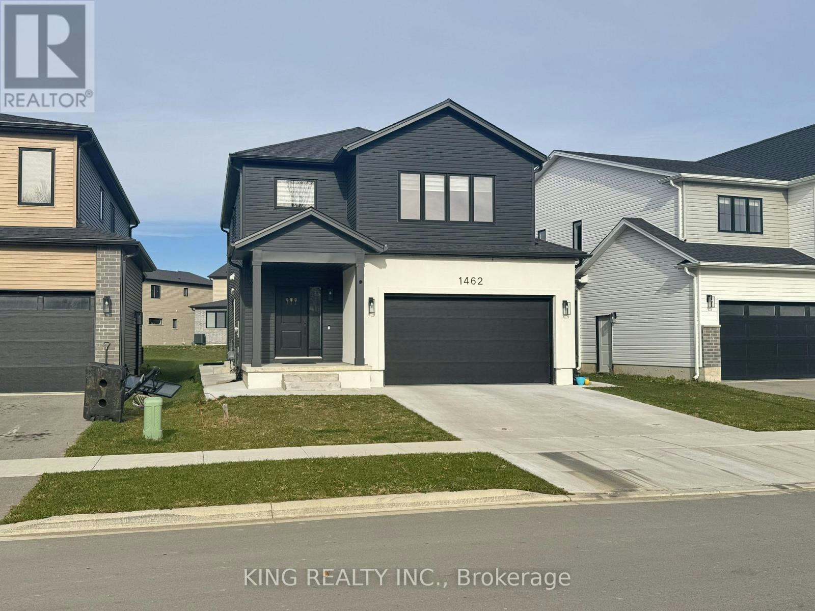 UPPER-1462 Twilite Boulevard, London, ON, N6G 3R5
