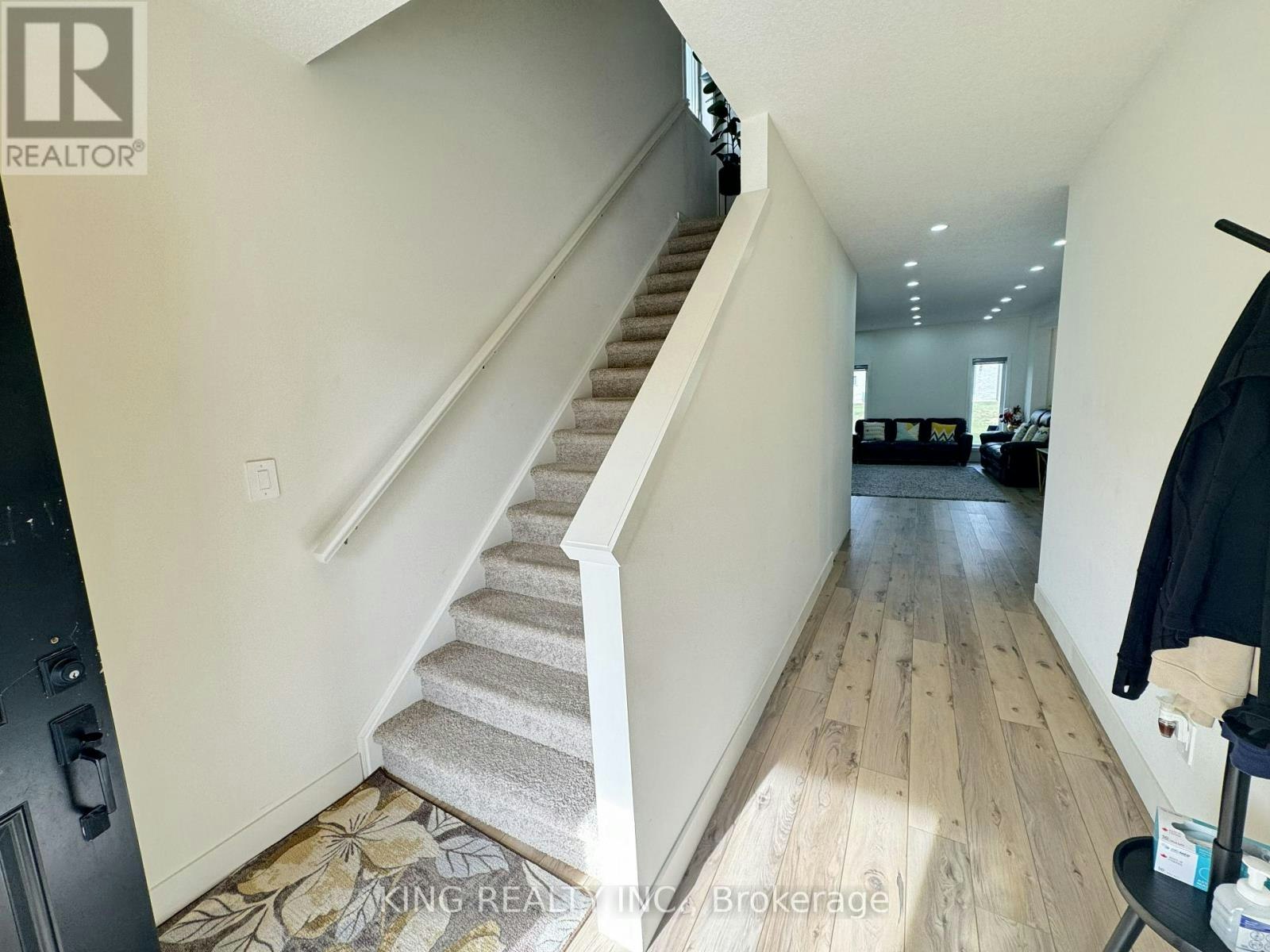 UPPER-1462 Twilite Boulevard, London, ON, N6G 3R5 - 6