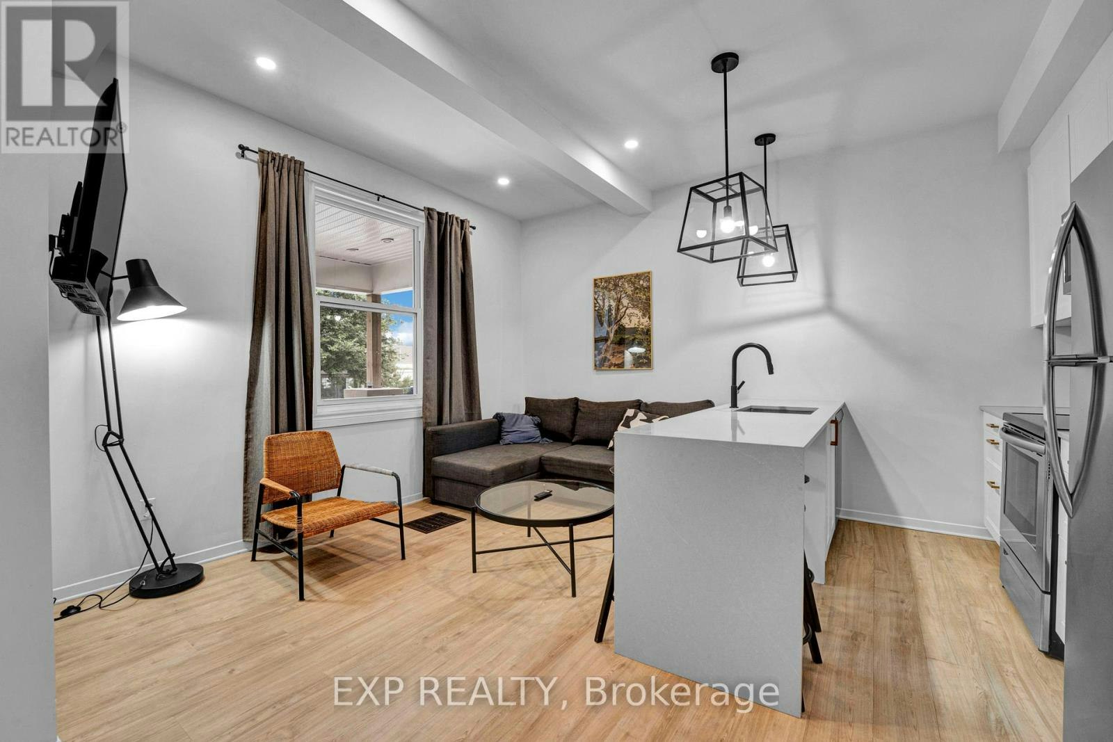 2-327 Catherine Street, Ottawa, ON, K1R 5T4 - 5