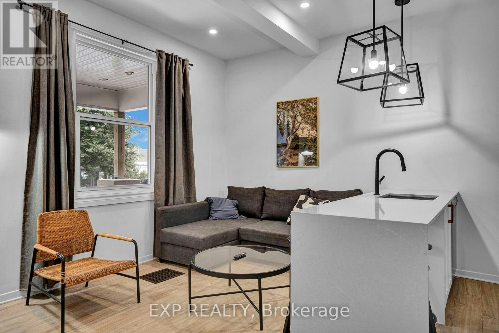 2-327 Catherine Street, Ottawa, ON, K1R 5T4 - 4