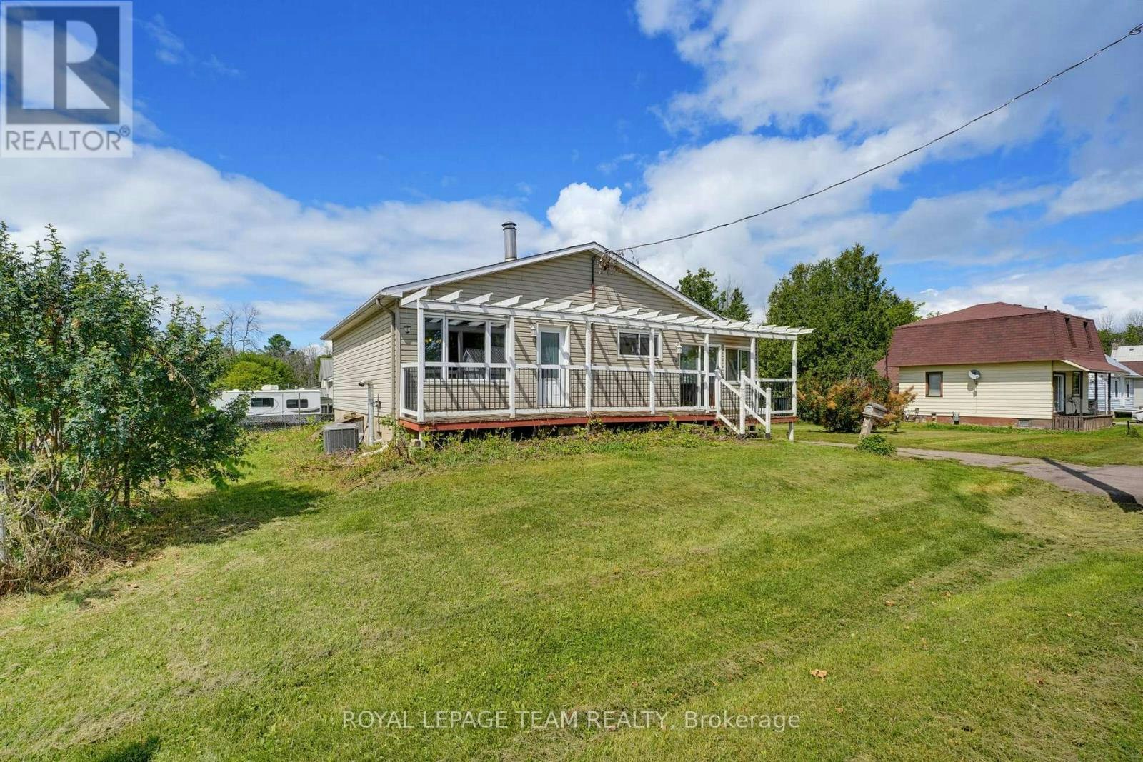 550 Giroux Street, Pembroke, ON, K8A 4G5