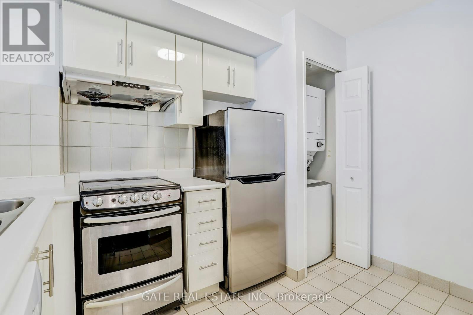 1111-8 Lee Centre Drive, Toronto, ON, M1H 3H8 - 14