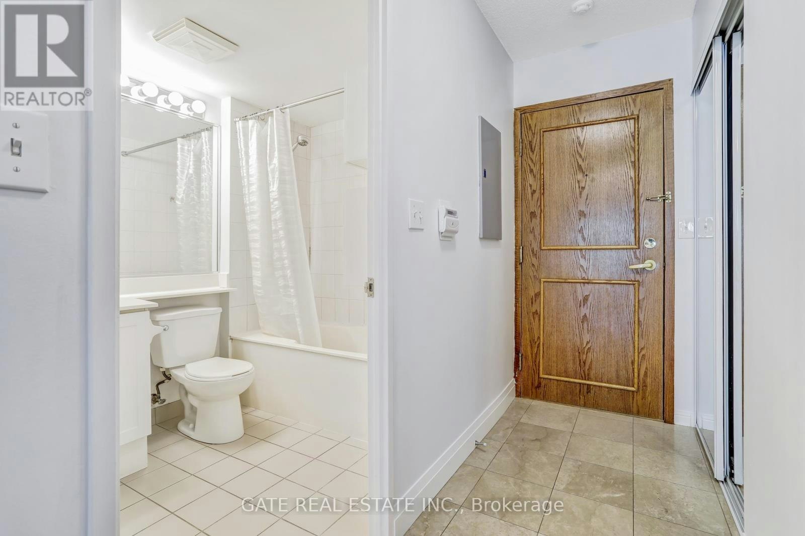 1111-8 Lee Centre Drive, Toronto, ON, M1H 3H8 - 5