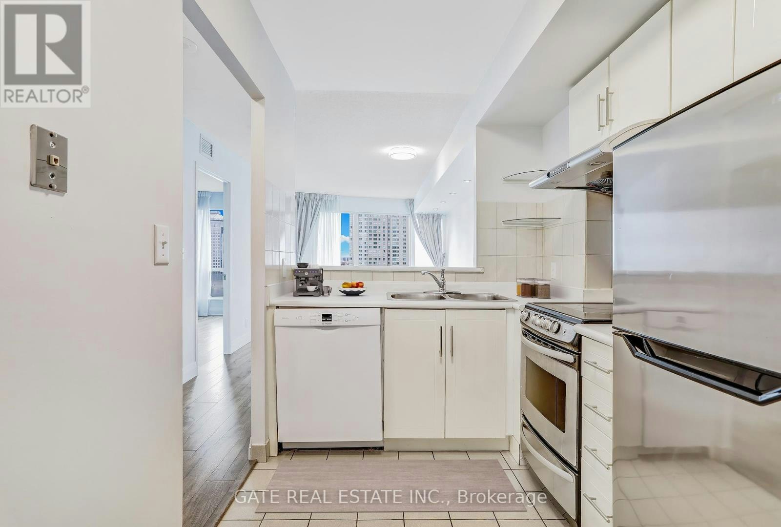 1111-8 Lee Centre Drive, Toronto, ON, M1H 3H8 - 17