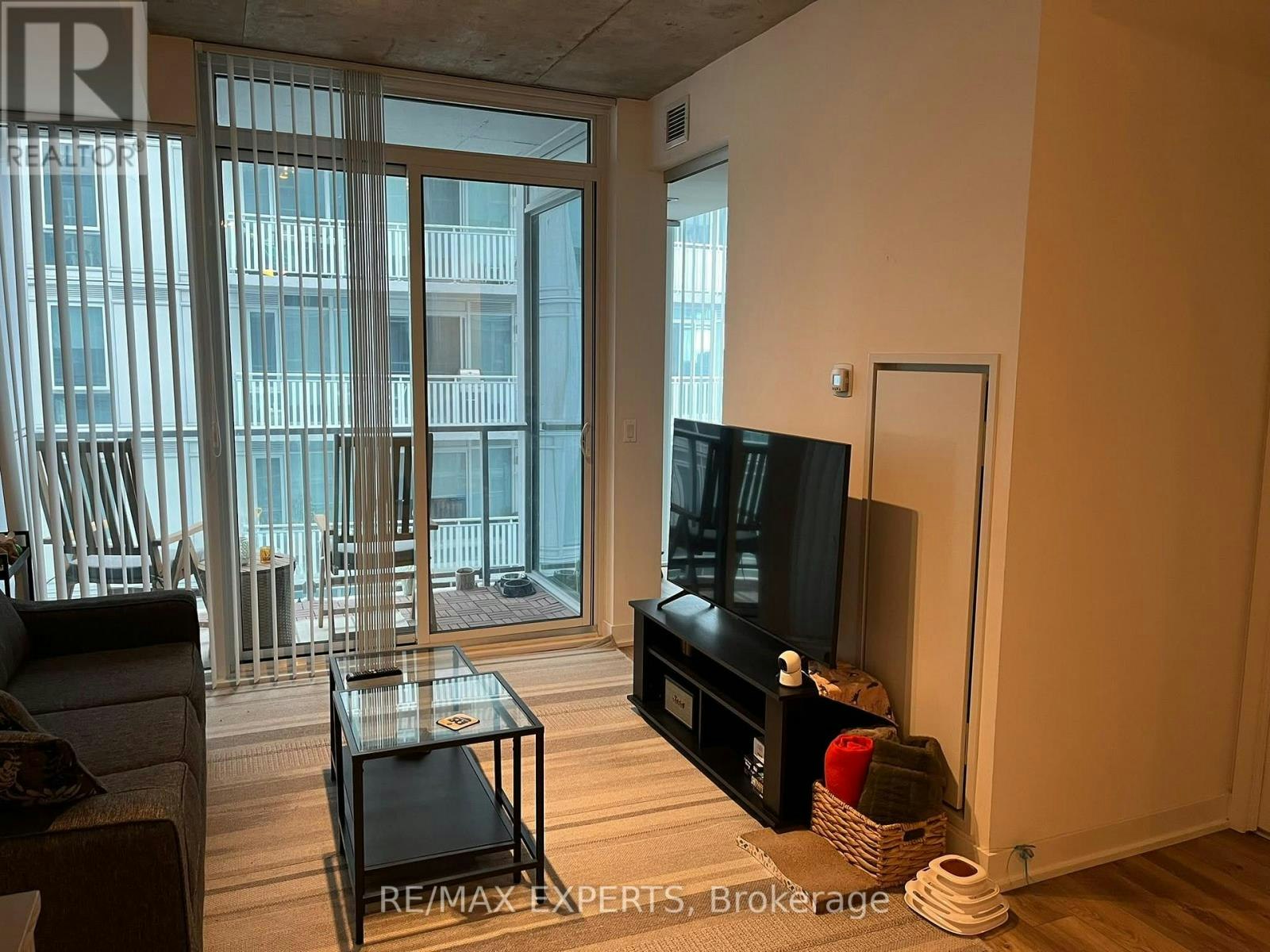 911-25 Baseball Place, Toronto, ON, M4M 0E7 - 3