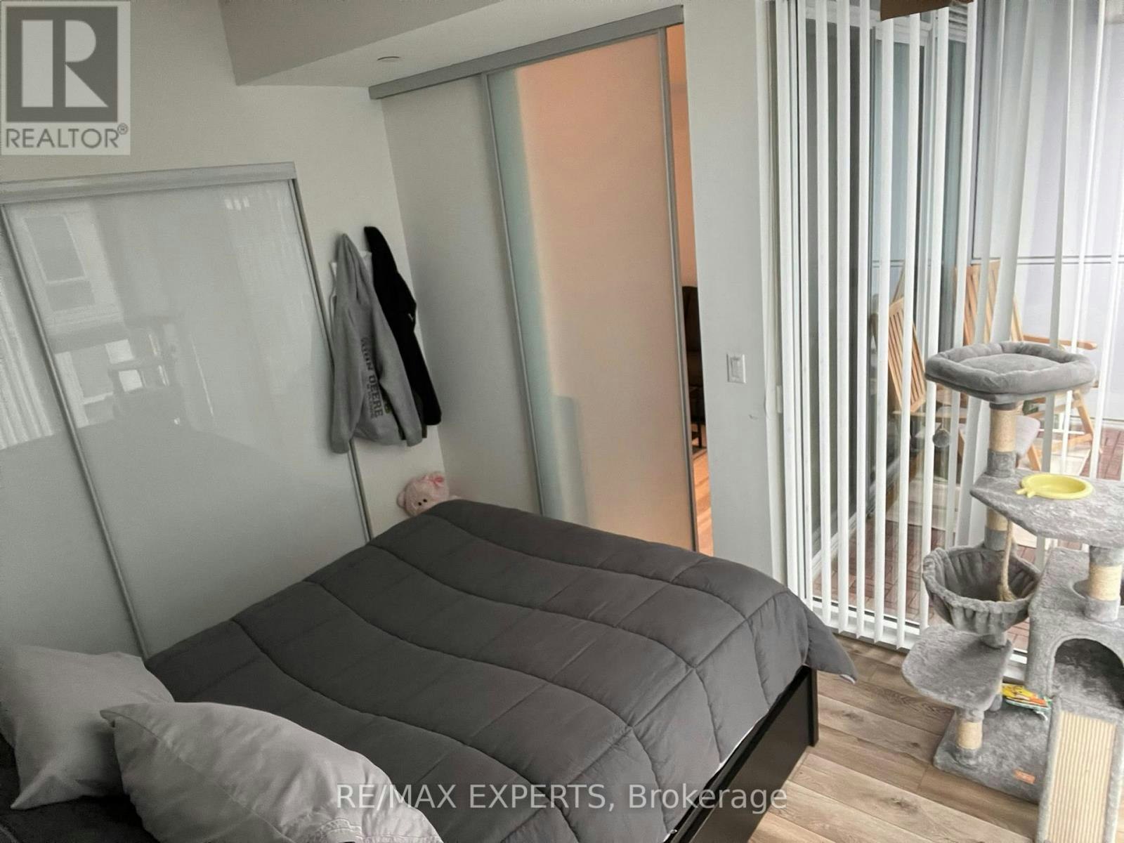 911-25 Baseball Place, Toronto, ON, M4M 0E7 - 6