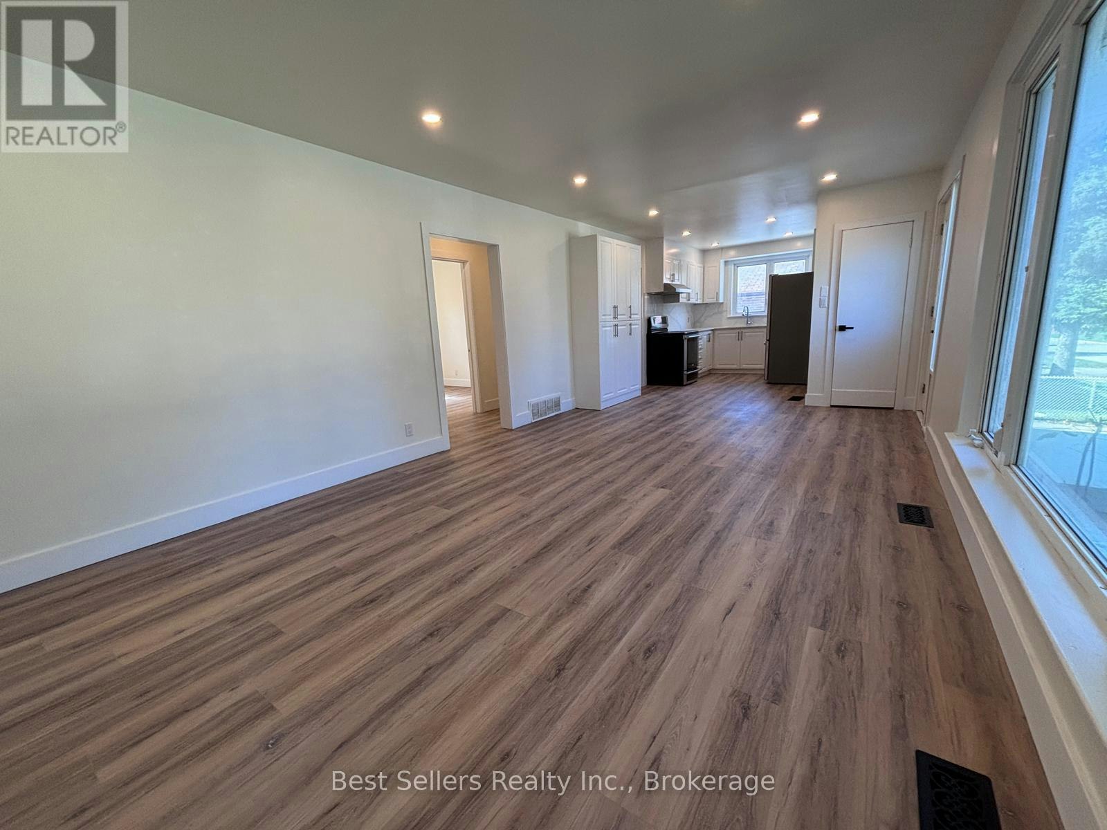 MAIN-767 Gaspe Avenue, Oshawa, ON, L1J 1C8 - 11