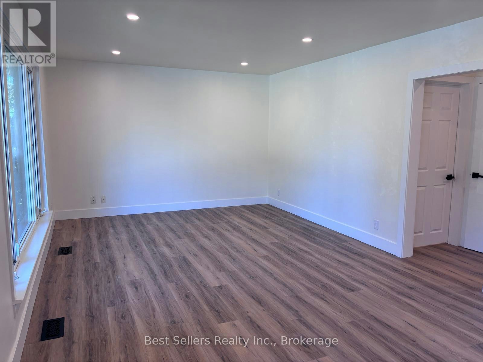 MAIN-767 Gaspe Avenue, Oshawa, ON, L1J 1C8 - 3