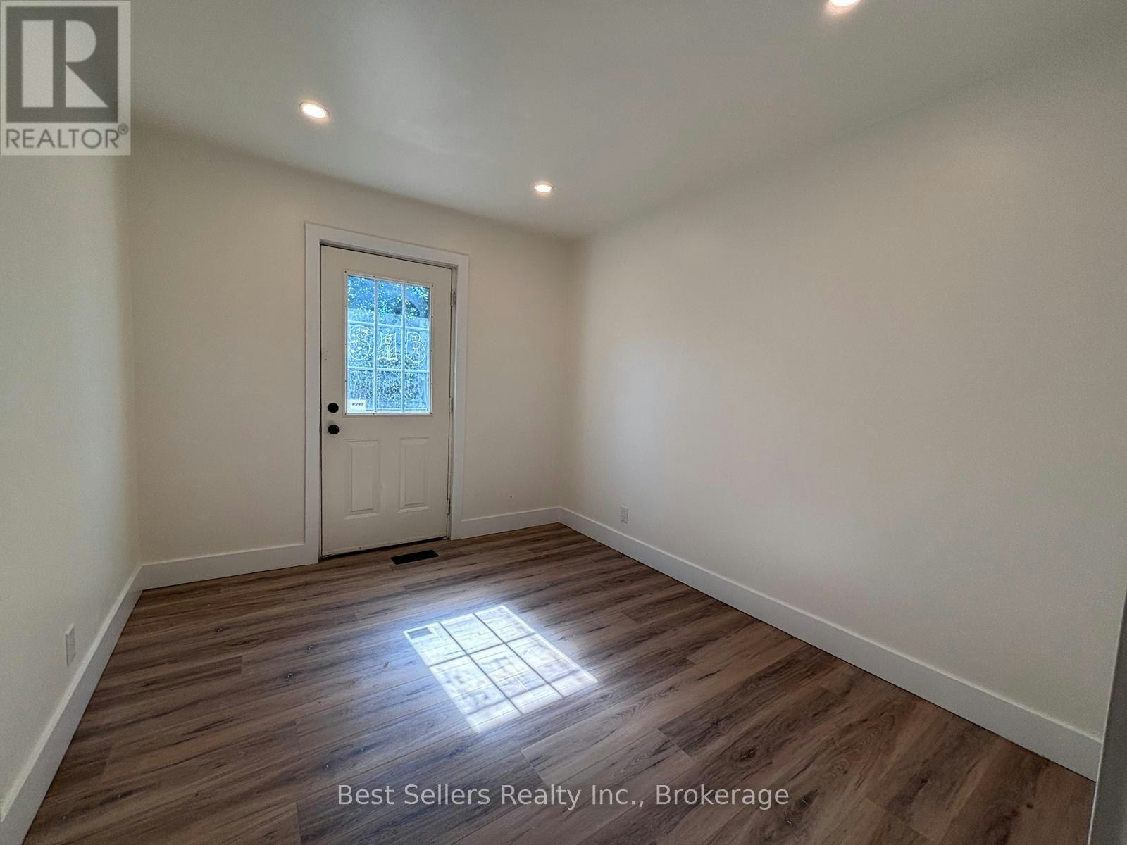 MAIN-767 Gaspe Avenue, Oshawa, ON, L1J 1C8 - 9