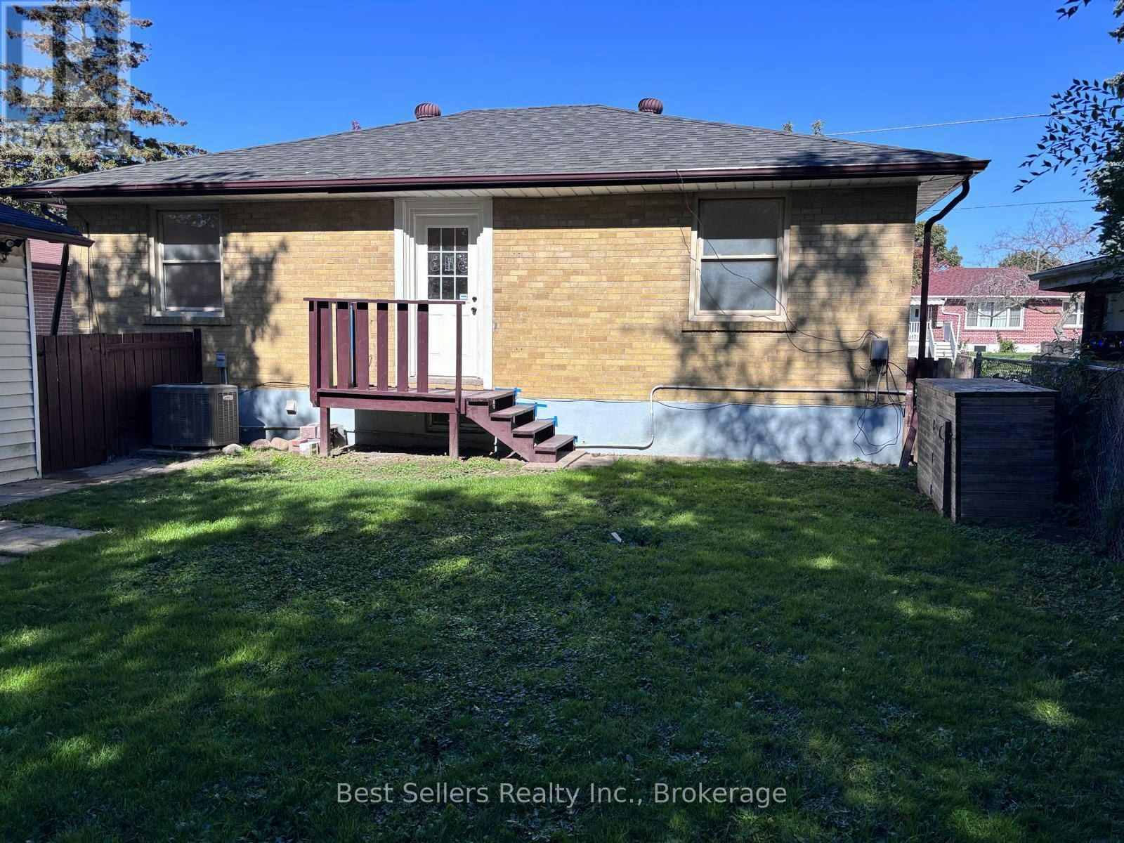 MAIN-767 Gaspe Avenue, Oshawa, ON, L1J 1C8 - 13