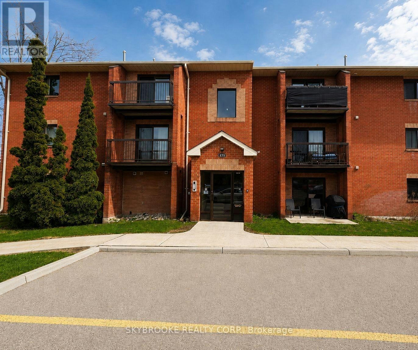 F8-171 Edgehill Drive, Barrie, ON, L4N 1L9