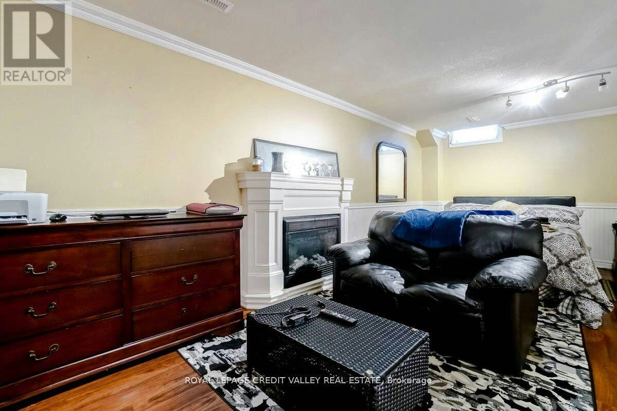 95 Mullis Crescent, Brampton, ON, L6Y 4T1 - 2