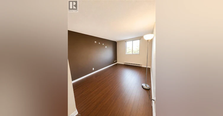 212-18 Holborn Court, Kitchener, ON, N2A 4A1 - 3