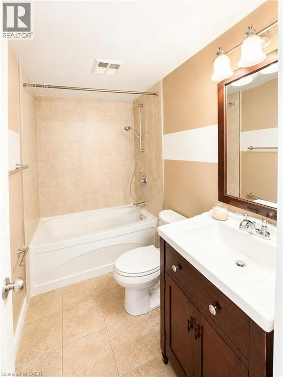 212-18 Holborn Court, Kitchener, ON, N2A 4A1 - 6
