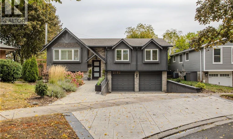 2193 Lancaster Crescent