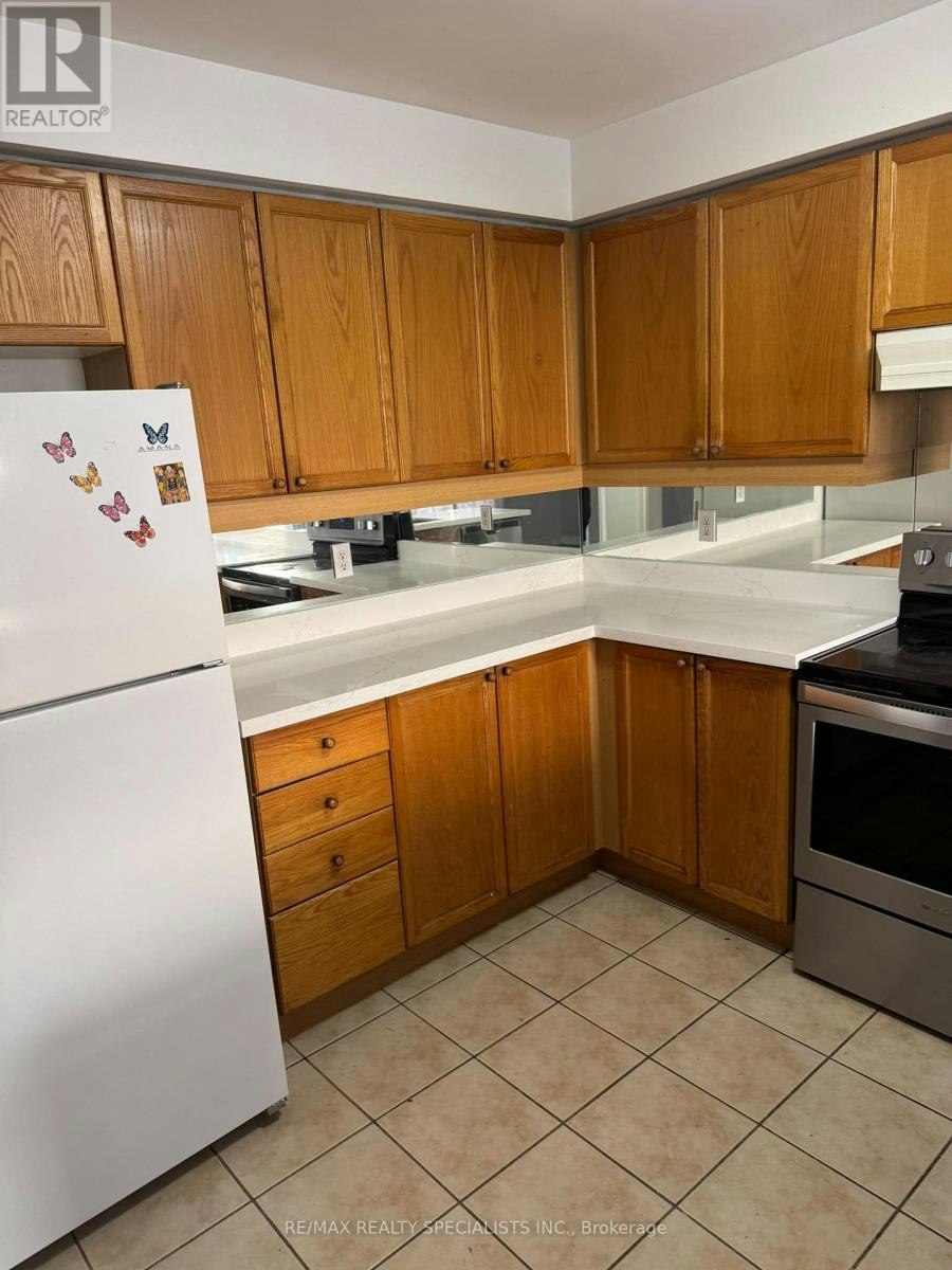 10 Ashmere Road, Brampton, ON, L7A 1R3 - 4