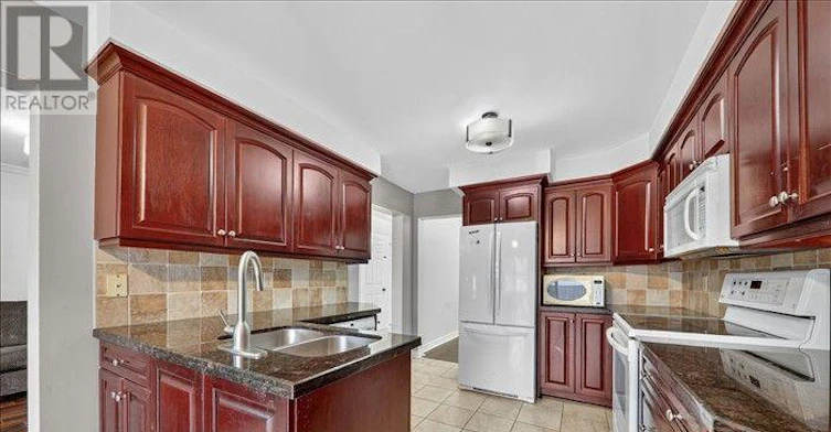 UPPER-8 Vail Meadows Crescent, Clarington, ON, L1C 4T1 - 12