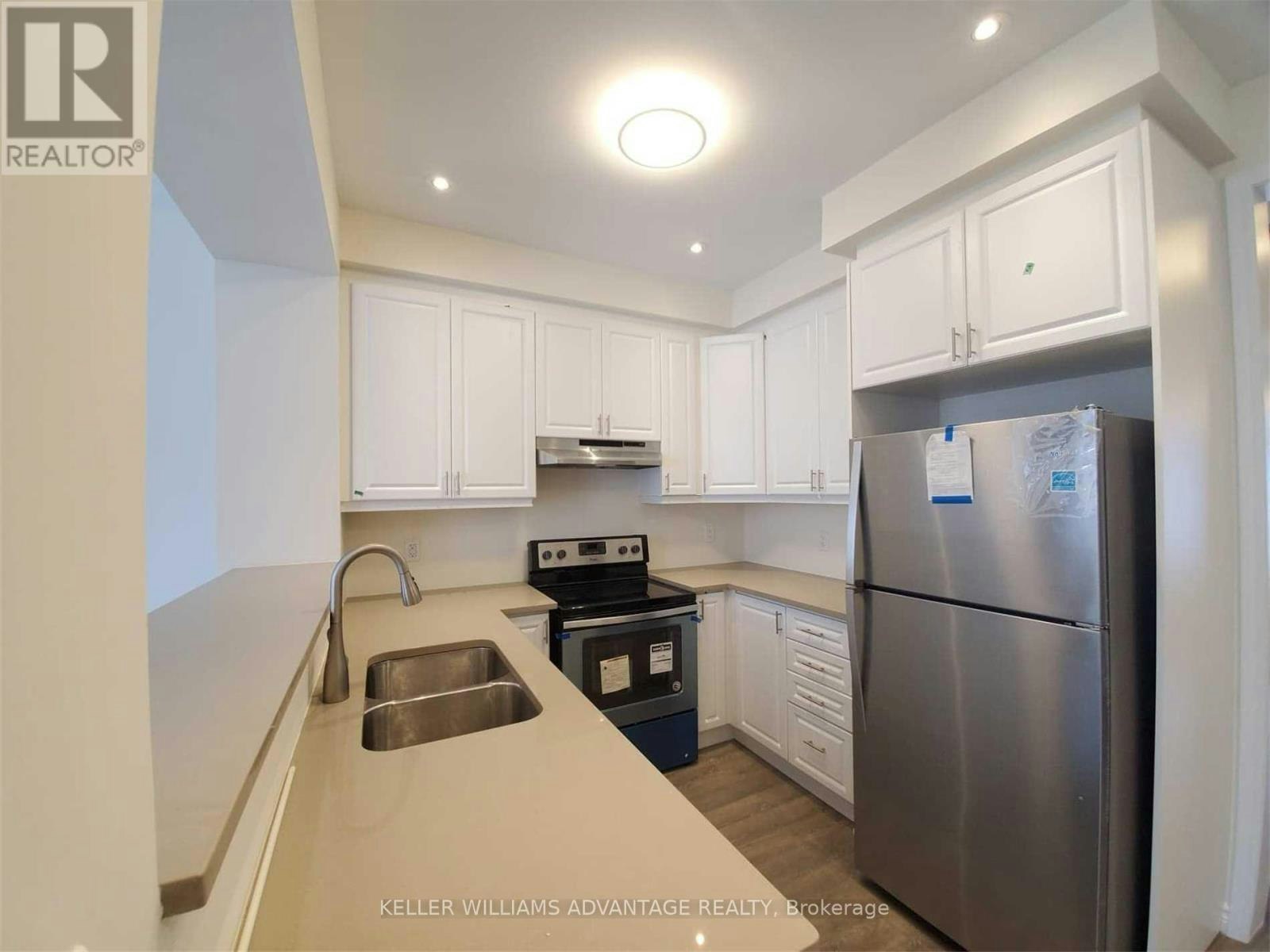 45 Fusilier Drive, Toronto, ON, M1L 0J4 5