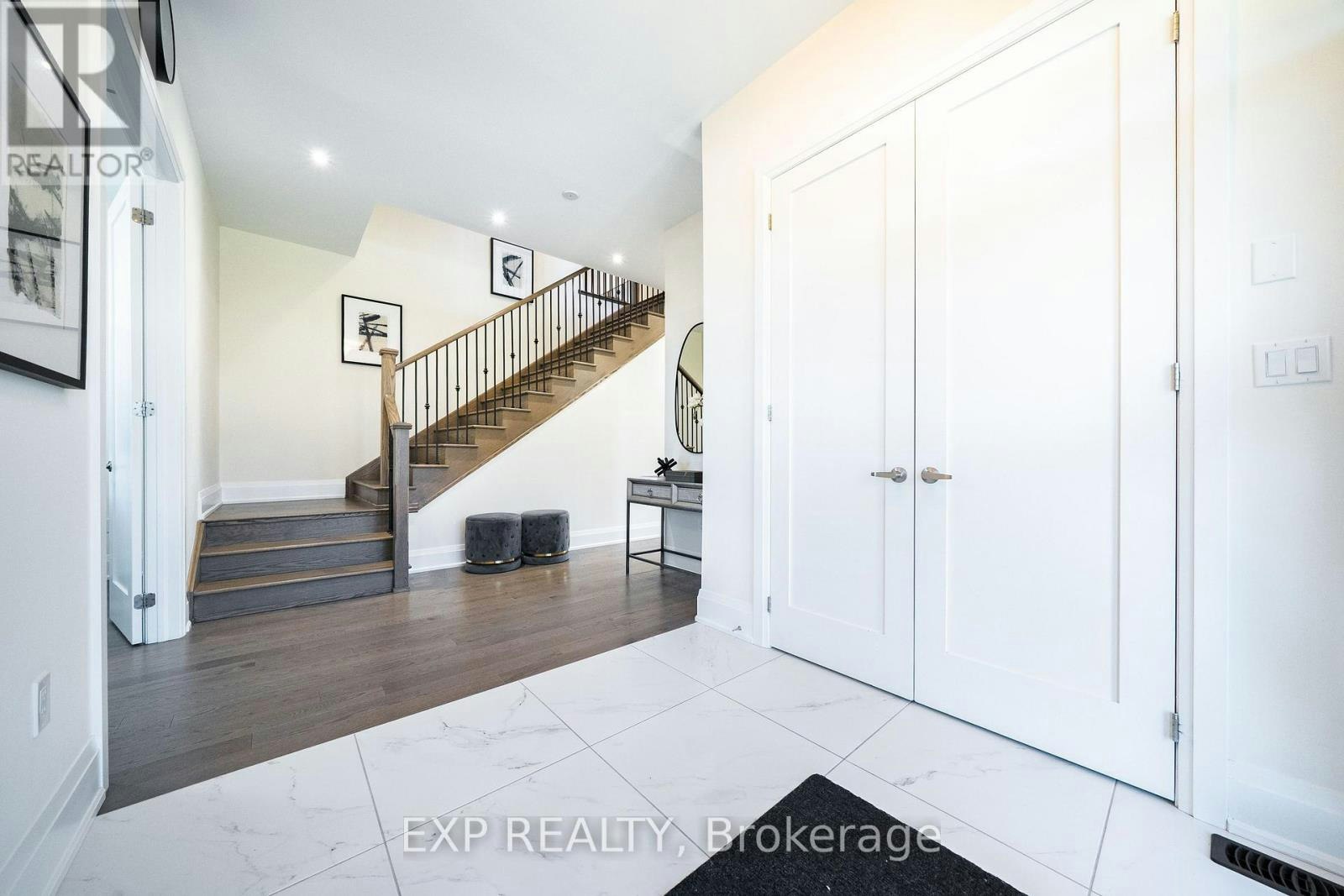 38 Bud Leggett Crescent, Georgina, ON, L4P 0T1 - 3