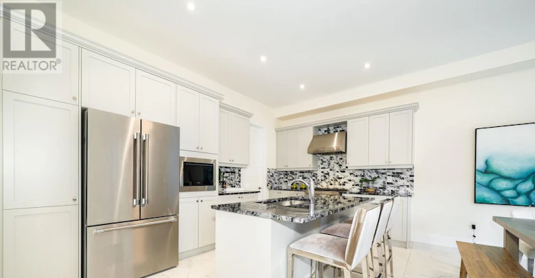 38 Bud Leggett Crescent, Georgina, ON, L4P 0T1 - 17