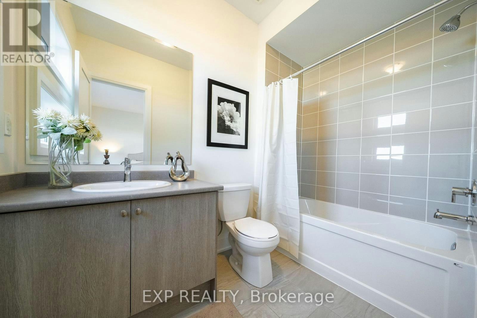 38 Bud Leggett Crescent, Georgina, ON, L4P 0T1 - 36