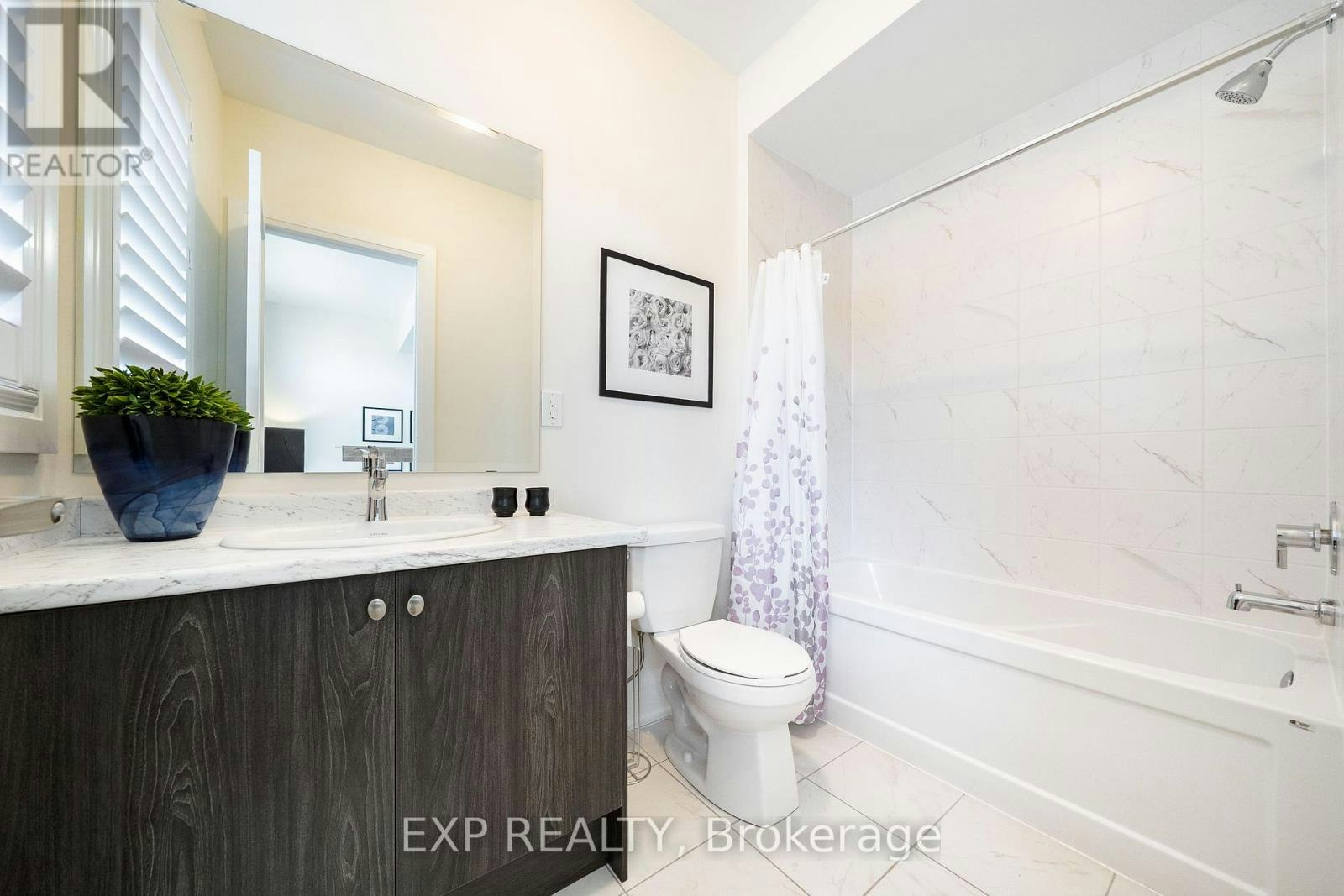38 Bud Leggett Crescent, Georgina, ON, L4P 0T1 - 38