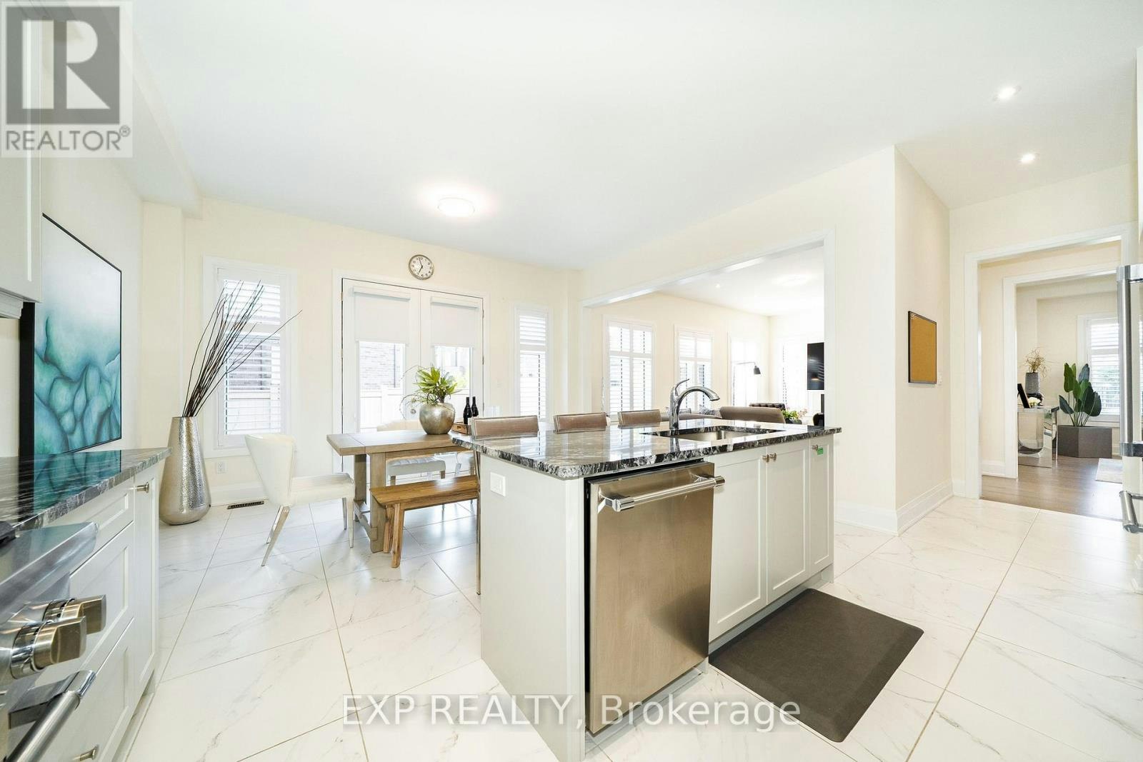38 Bud Leggett Crescent, Georgina, ON, L4P 0T1 - 19