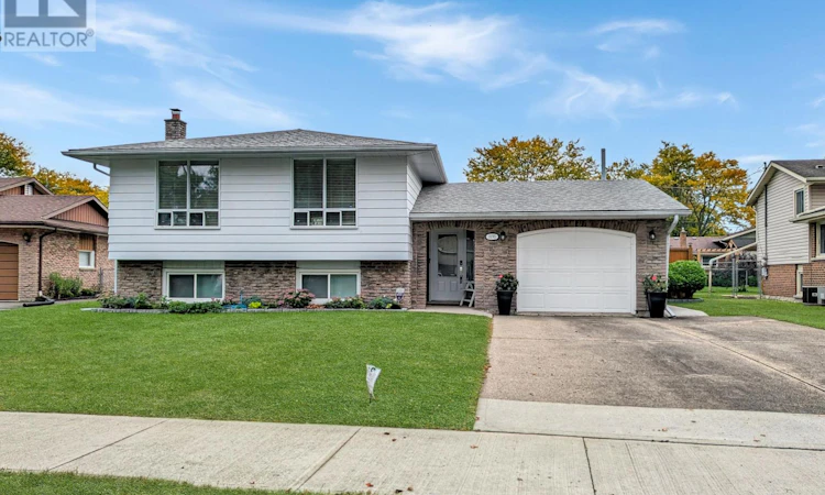 3170 Corry Crescent