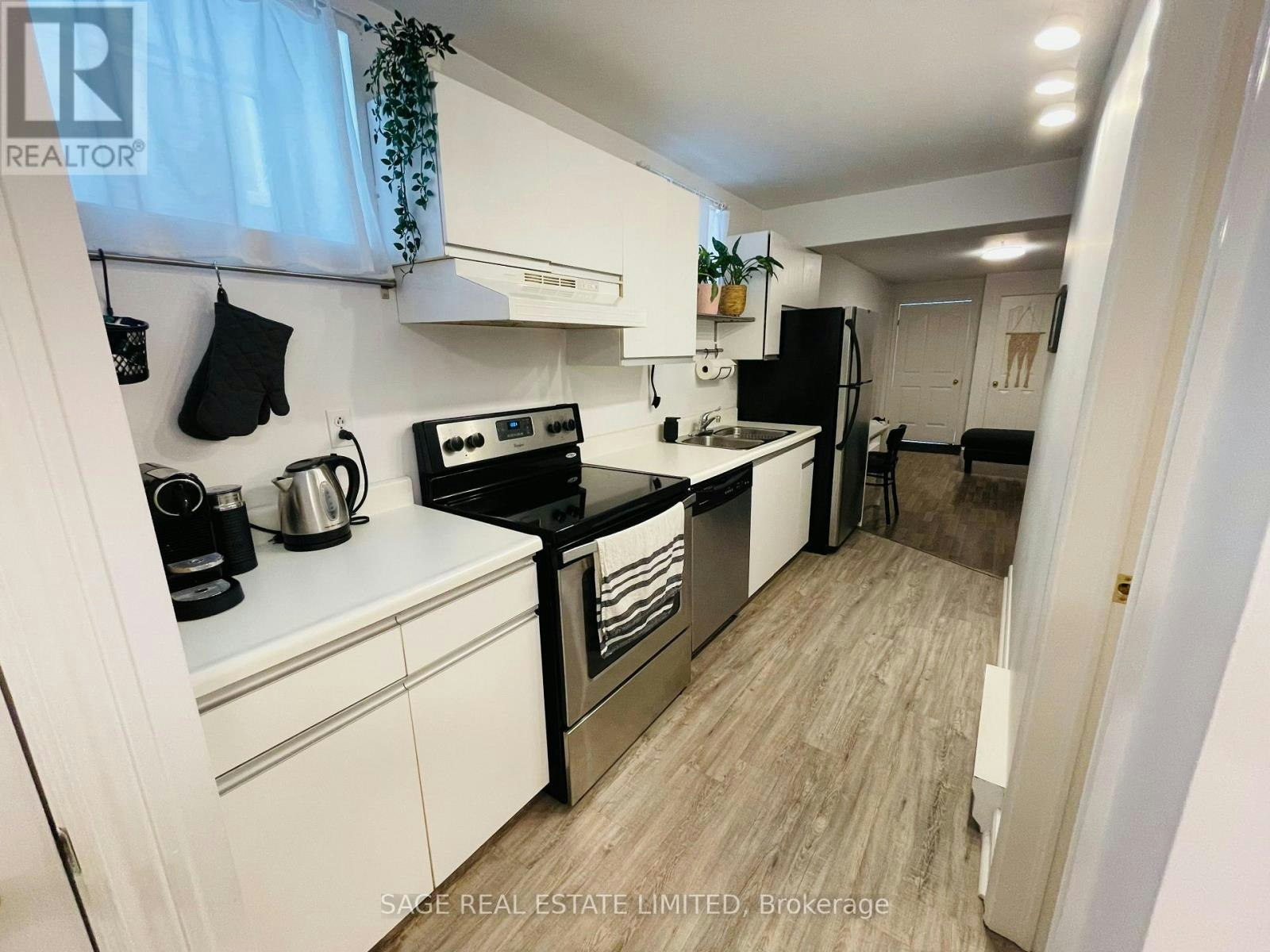 5-296 Runnymede Road, Toronto, ON, M6S 2Y6 - 13