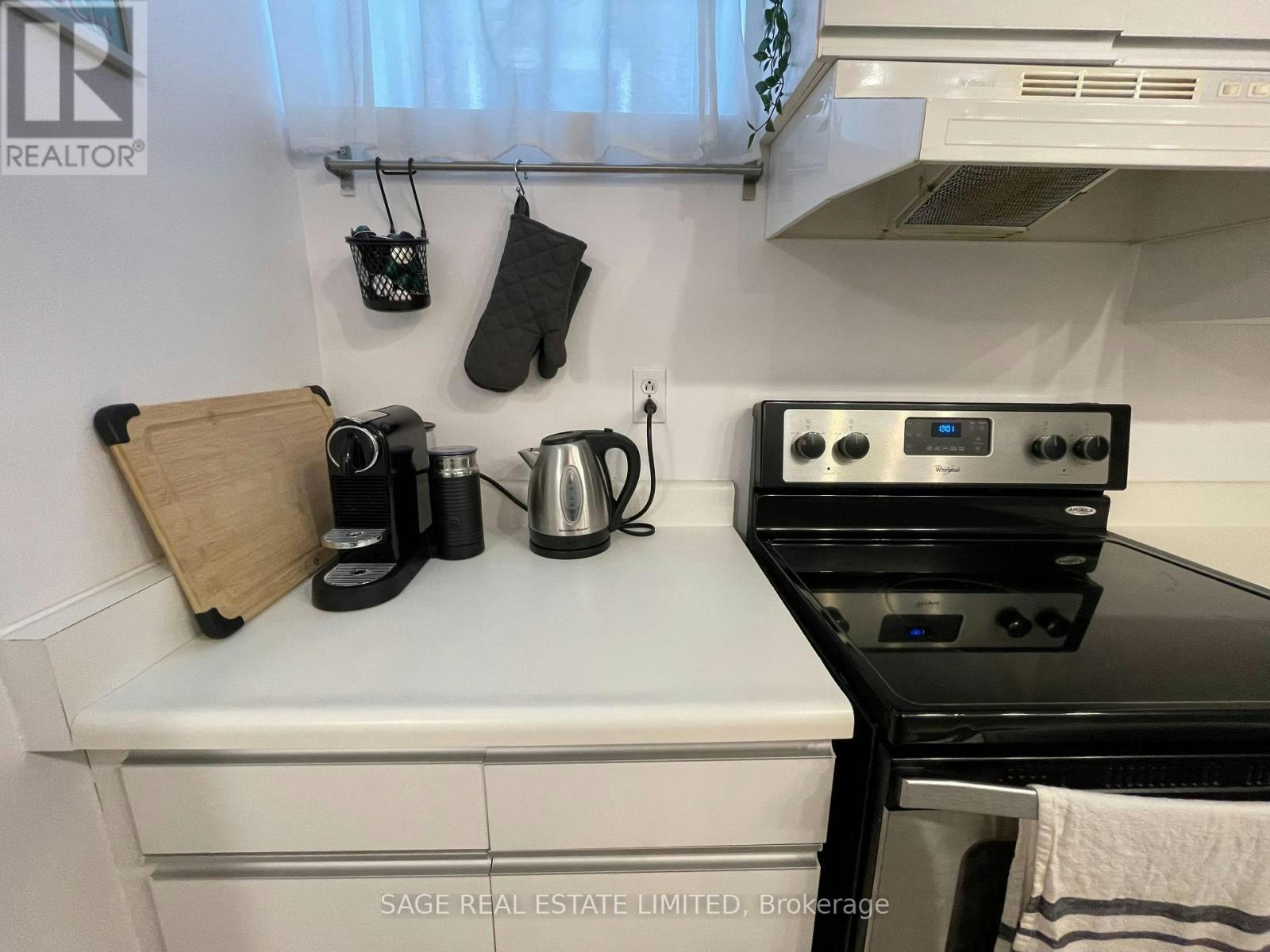 5-296 Runnymede Road, Toronto, ON, M6S 2Y6 - 14