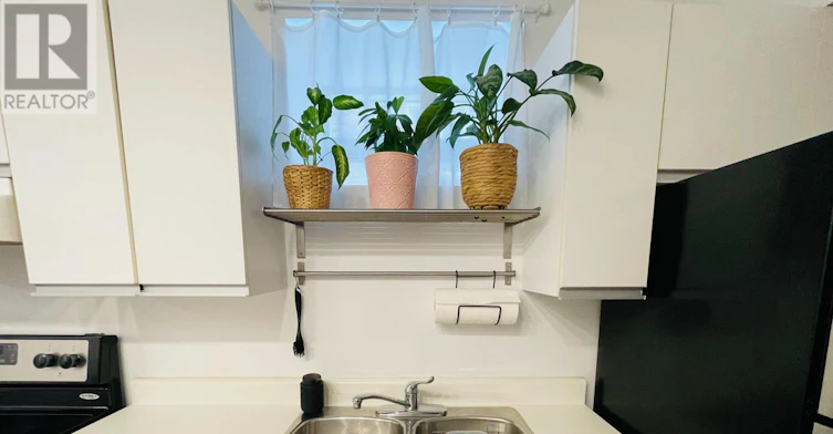5-296 Runnymede Road, Toronto, ON, M6S 2Y6 - 9