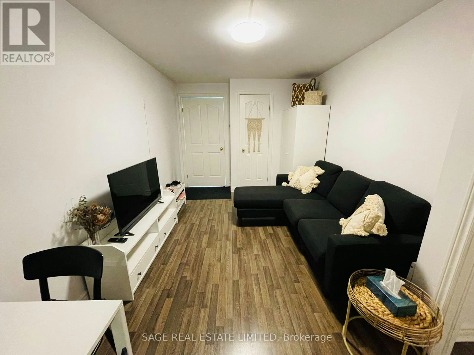 5-296 Runnymede Road, Toronto, ON, M6S 2Y6 - 2